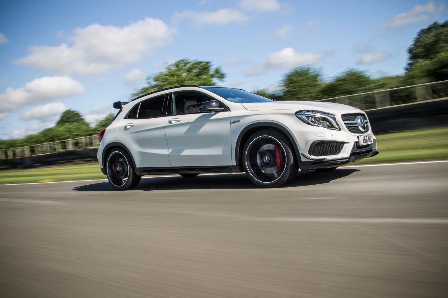  Mercedes-Benz GLA45 AMG 2014 года  (UK) (фото 13 из 23)
